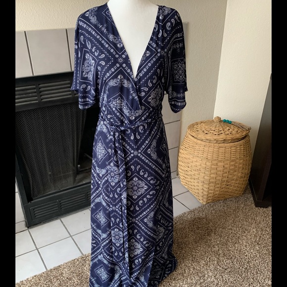 Forever 21 Dresses & Skirts - FOREVER 21 Contemporary dress. Size M